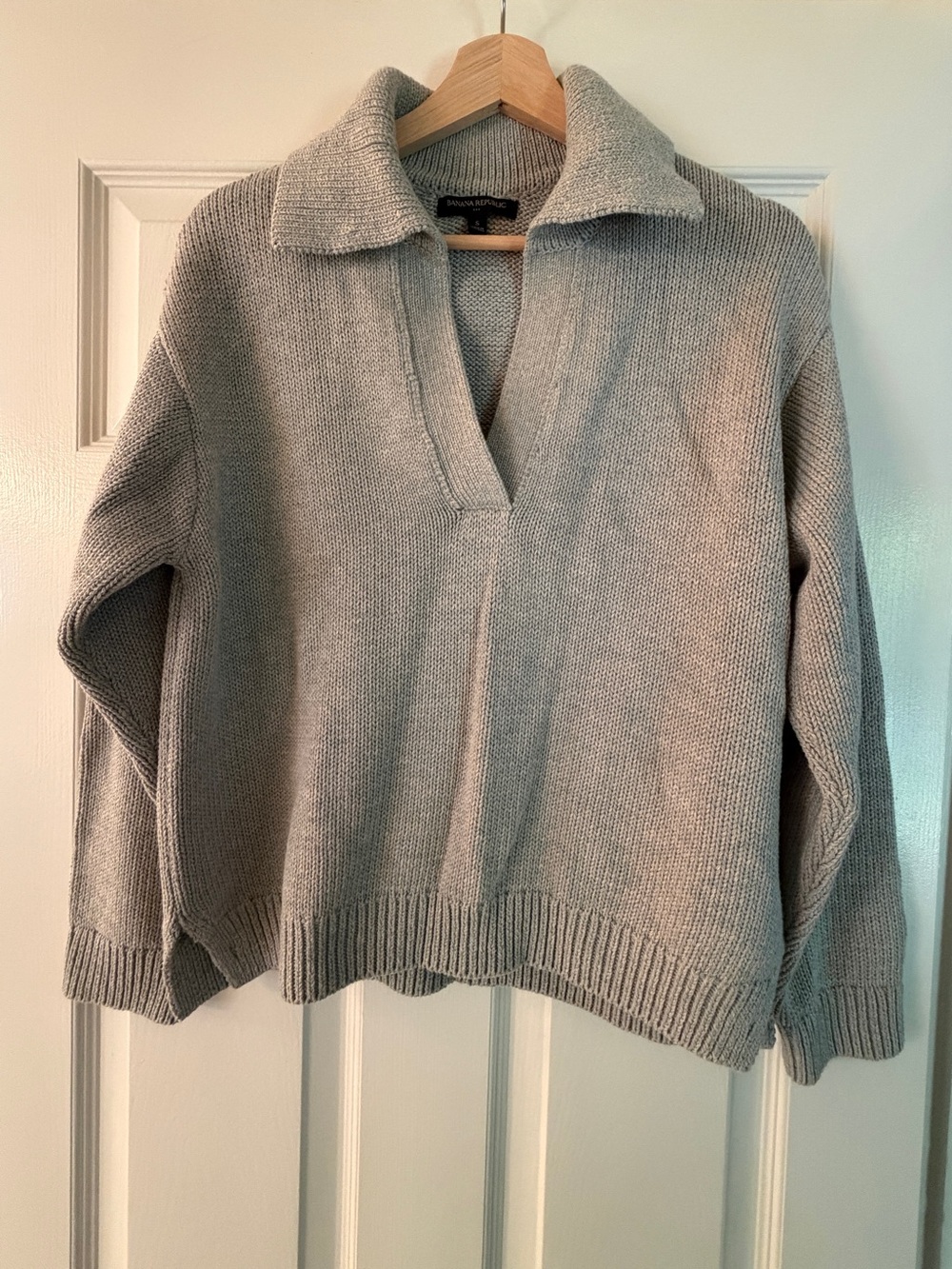 Banana Republic Textured Johnny-Collar Sweater in Gray